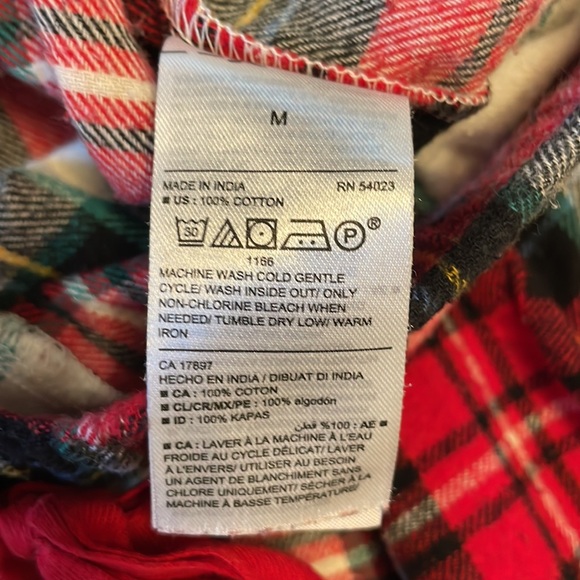 2 Pairs of Old Navy Holiday Pajama Bottoms 🎄☃️ - Picture 6 of 16